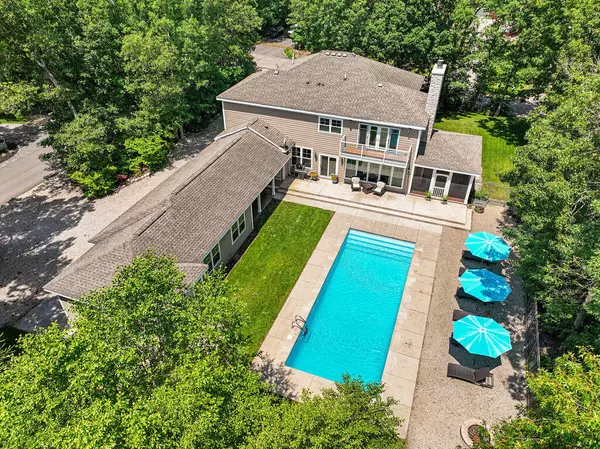 52300 E Arnold Drive, New Buffalo, MI 49117-7940