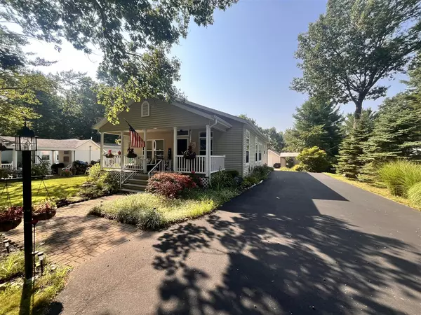 8439 W Easy Street, Mears, MI 49436-9423