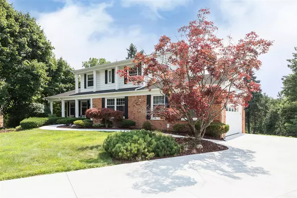 35615 Briar Ridge Lane, Farmington, MI 48335-3101