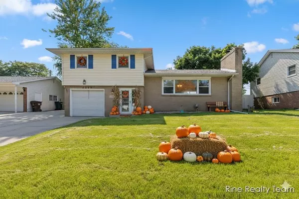 2200 Rossiter Pl Place, Lansing, MI 48911-1696