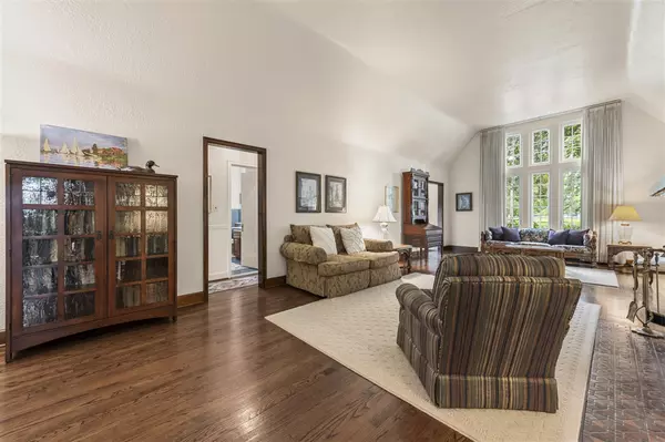 Livonia, MI 48150,32124 W Chicago