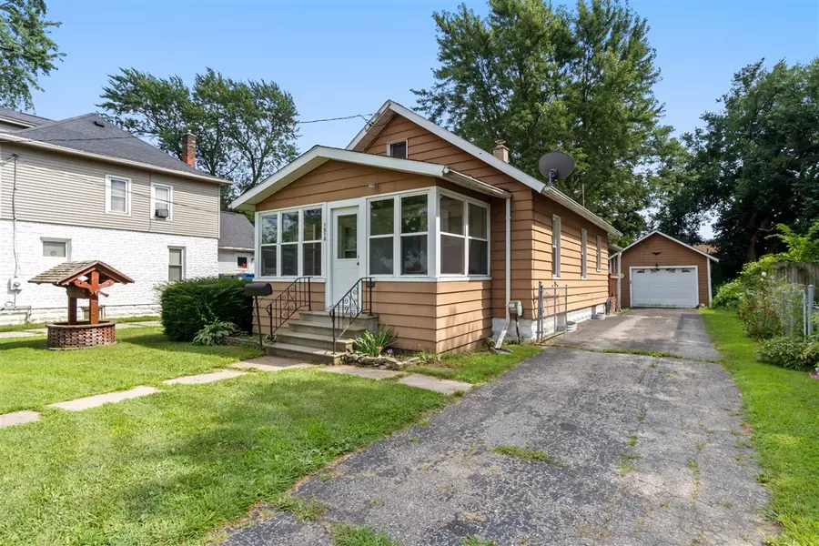 1513 Daniel Road, Jackson, MI 49202-4017