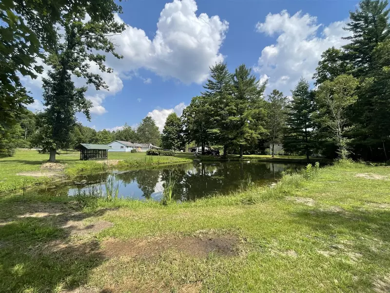 8142 E Baseline Road, White Cloud, MI 49349