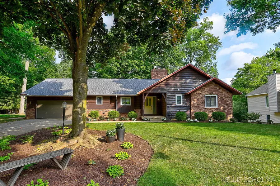 2311 Rothbury Court, Grand Rapids, MI 49505-5773