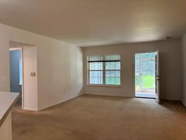 Ann Arbor, MI 48105,2776 S Knightsbridge Circle