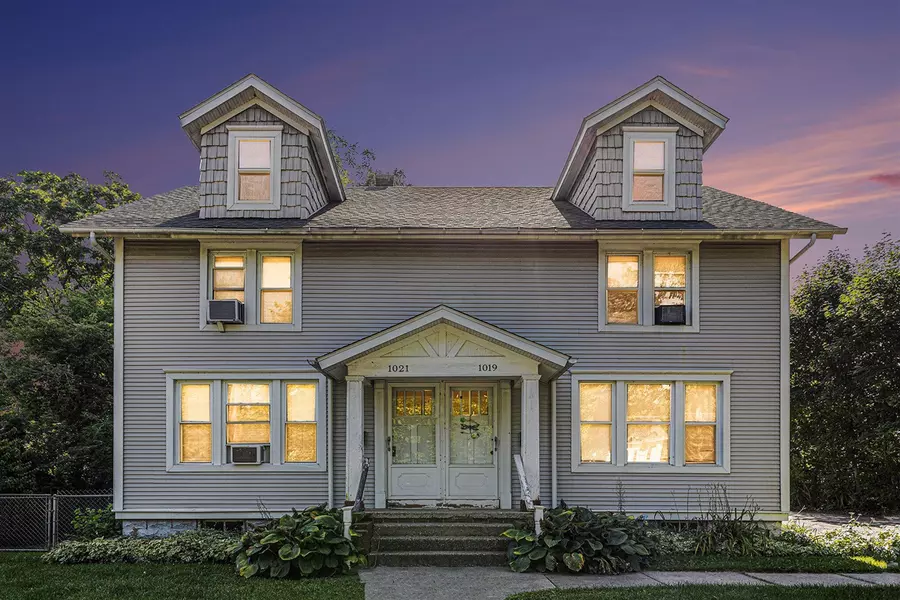 1019/1021 Michigan Ave, Howell, MI 48843