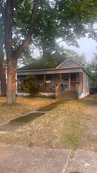 15 E Lincoln Avenue, Muskegon Heights, MI 49444