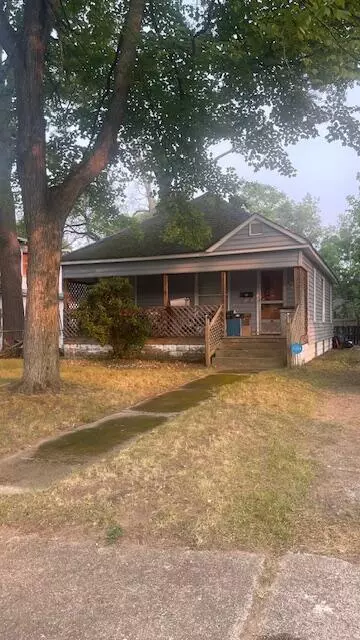 15 E Lincoln Avenue, Muskegon Heights, MI 49444