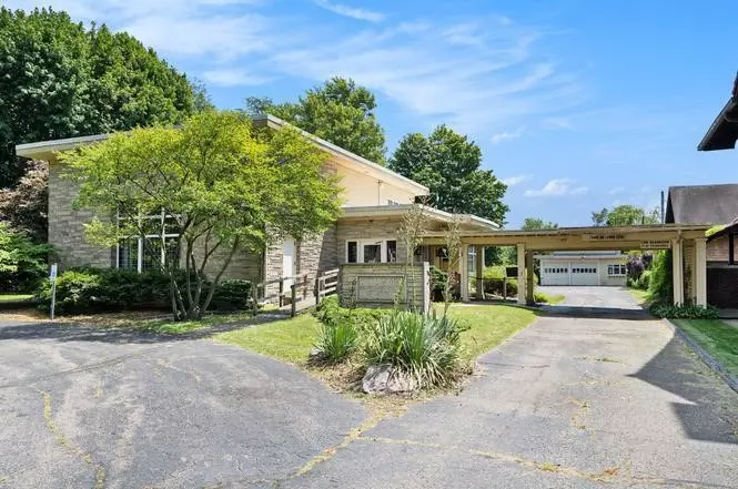 286 Capital Avenue, Battle Creek, MI 49017-3922