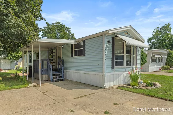 5772 Pinebrook Avenue, Grand Rapids, MI 49548-5920