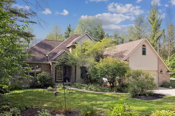 2388 Sawmill Drive, Rockford, MI 49341-8509