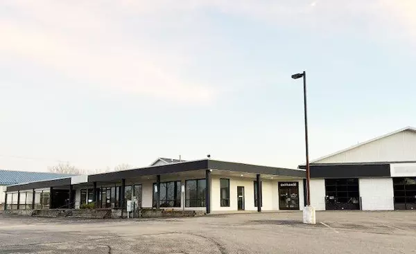 6883 W Main Street, Kalamazoo, MI 49009-9102