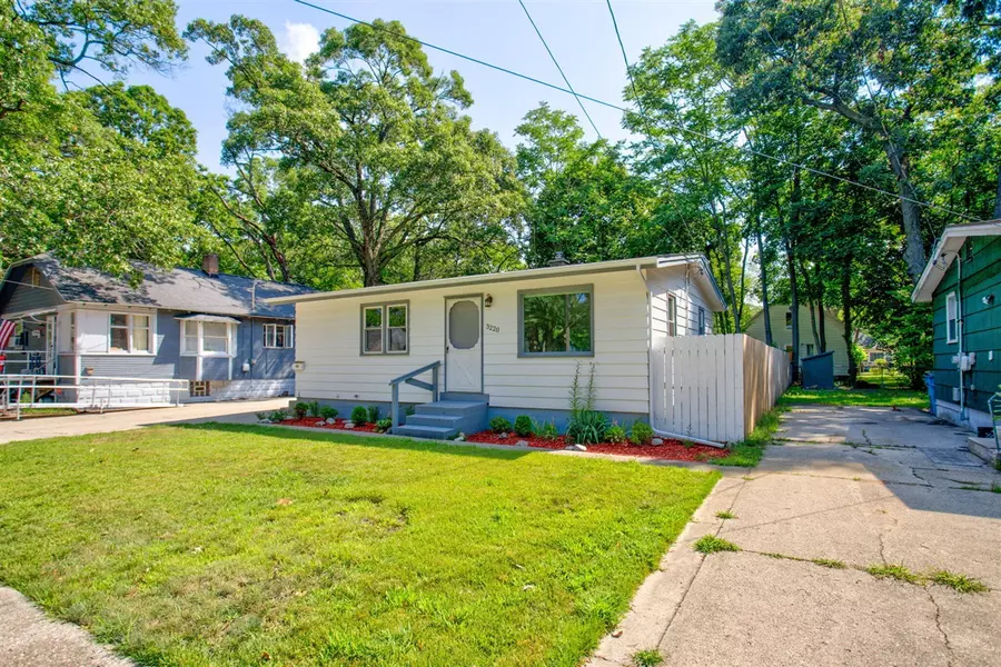 3220 7th Street, Muskegon Heights, MI 49444