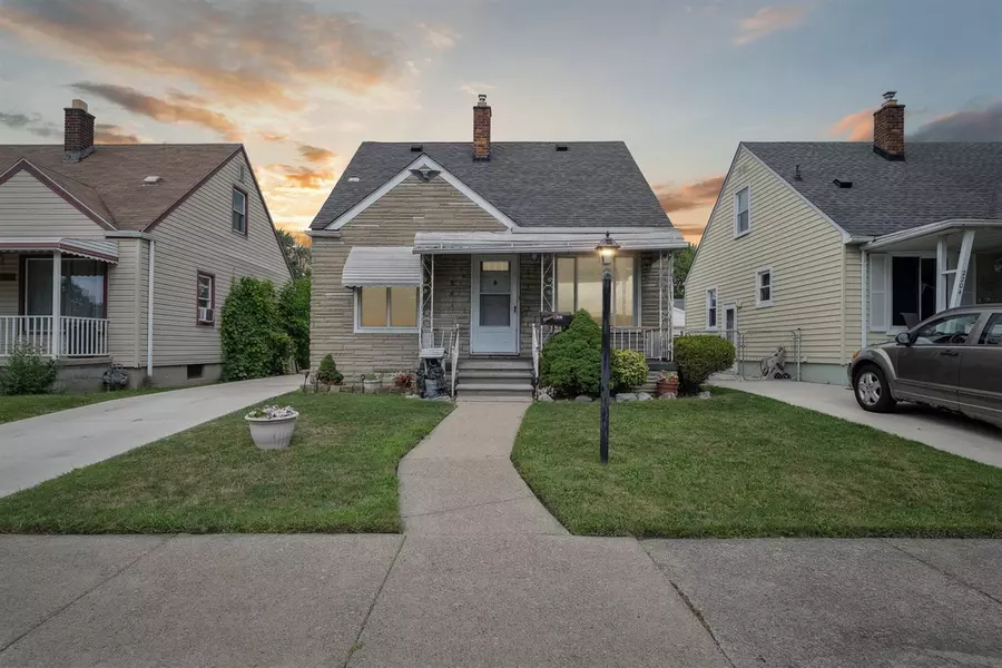 2208 London Avenue, Lincoln Park, MI 48146-3492