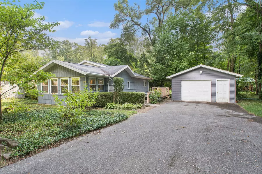 1935 S 13th Street, Niles, MI 49120-4329