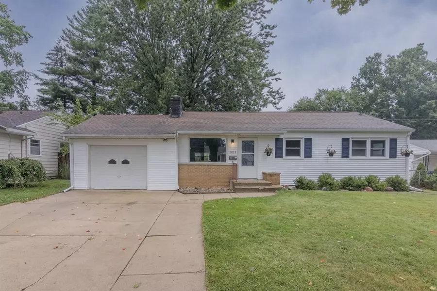 1833 Bloomfield Avenue, Kalamazoo, MI 49001