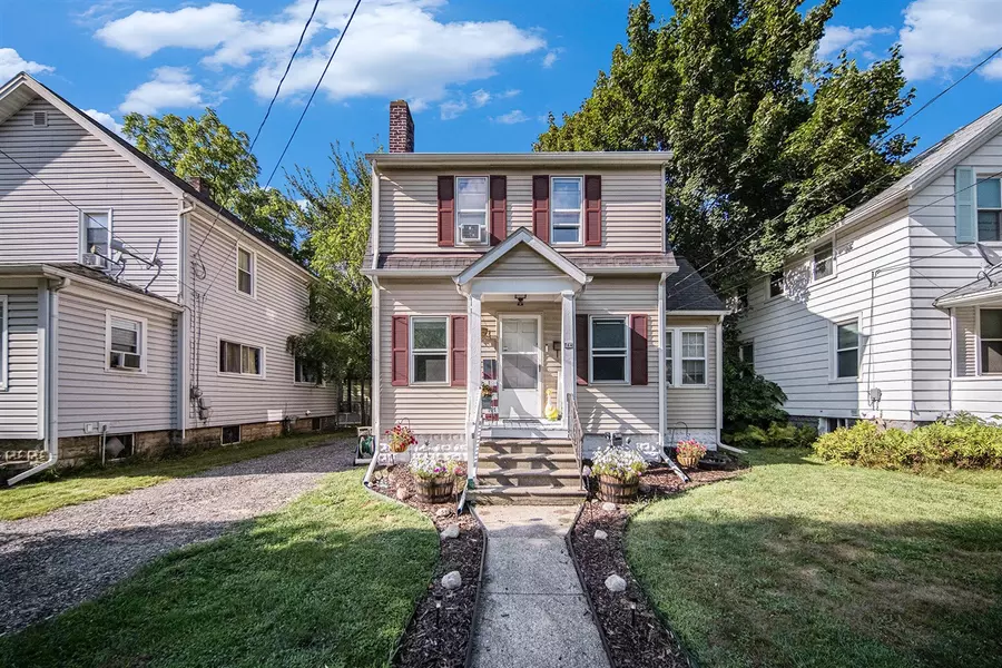 764 Douglas Street, Jackson, MI 49203-3932