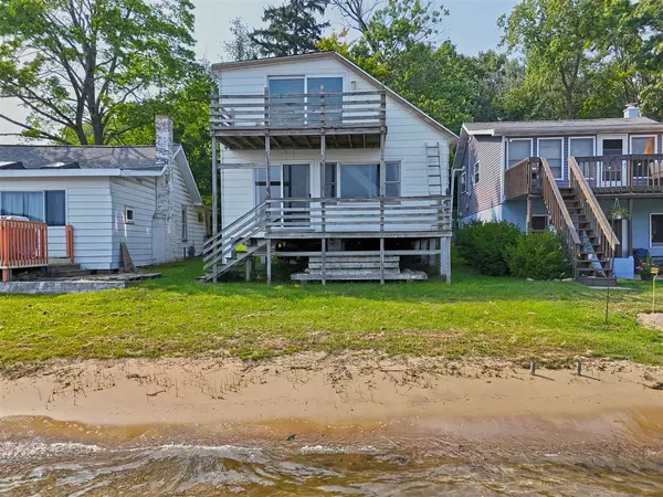67003 Lakeshore Drive, Dowagiac, MI 49047