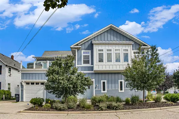 South Haven, MI 49090-1219,614 Maple Street