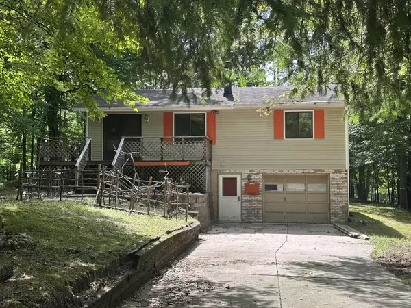 9524 Calgary Drive, Canadian Lakes, MI 49346-9781