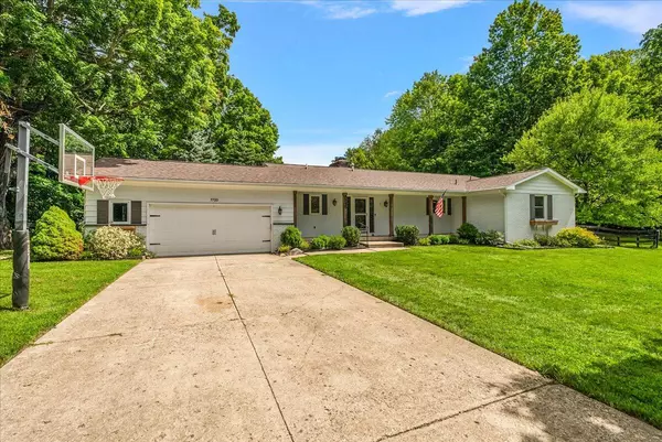 7720 House Court, Belmont, MI 49306-9774