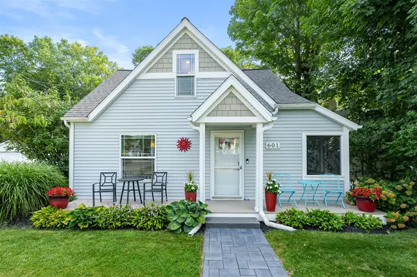 601 Kalamazoo Street, South Haven, MI 49090-1329