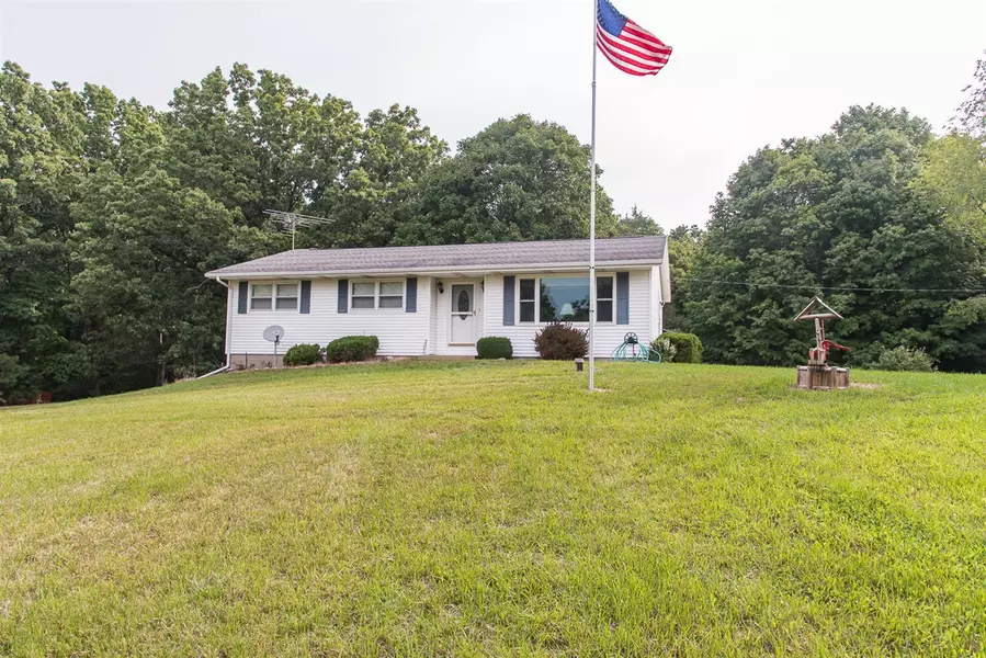 28200 12th Avenue, Gobles, MI 49055