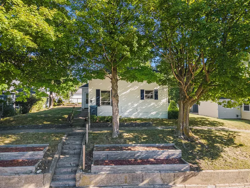 703 E Dowland, Ludington, MI 49431