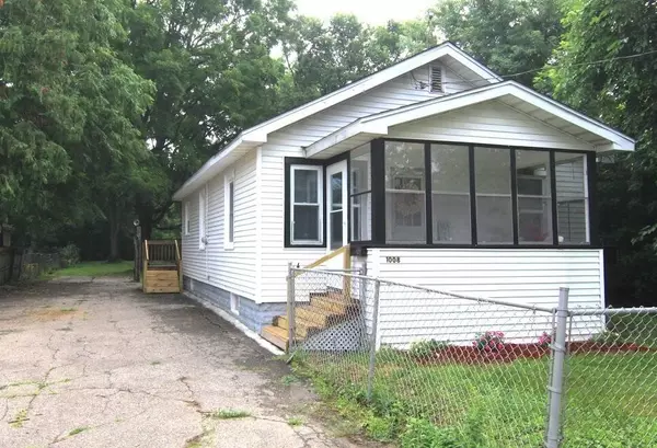 1008 Cooper Avenue, Kalamazoo, MI 49048-2010