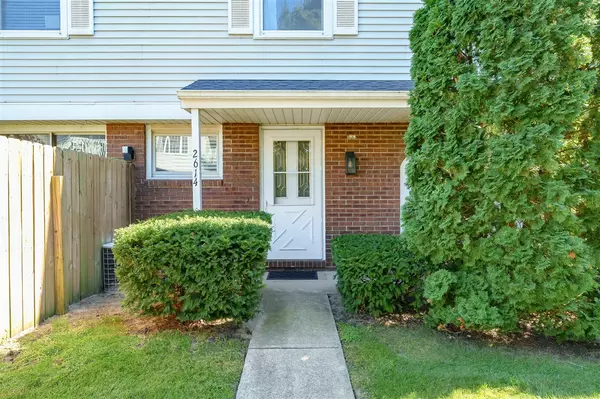 2614 CHERRYWOOD Court, Saint Joseph, MI 49085-49085