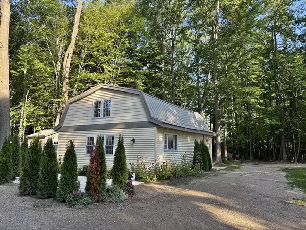 9140 Beech Street, Lake, MI 48632-9088