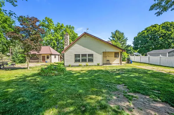 863 E Wilcox Avenue, White Cloud, MI 49349-9701