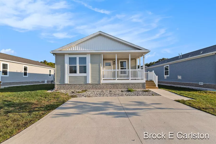 1283 E Ellis Road, Norton Shores, MI 49441