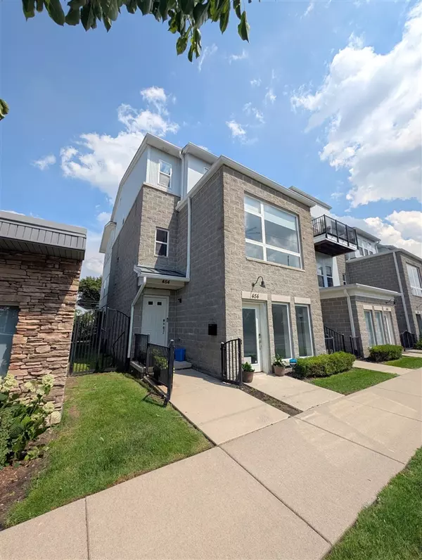 Ferndale, MI 48220,454 Hilton Rd