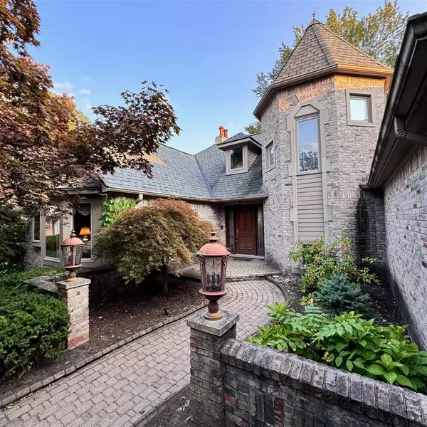 Bloomfield Hills, MI 48304-1828,2845 Hunters Bluff