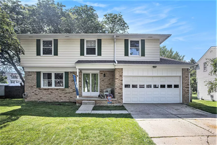 1018 Pickton Drive, Lansing, MI 48917