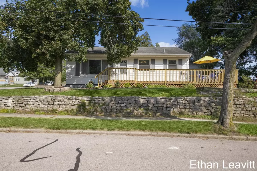 1100 Coldbrook Street, Grand Rapids, MI 49503