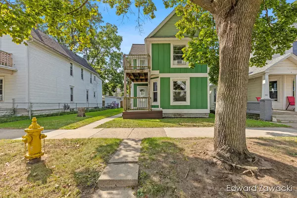 1027 Jennette Avenue, Grand Rapids, MI 49504-4143