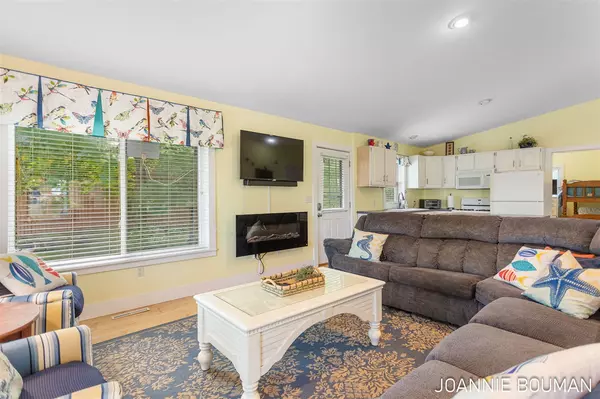 Baldwin, MI 49304,8286 W Pine Grove Beach Drive