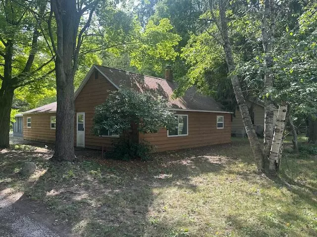 4295 Heights Ravenna Road, Fruitport, MI 49415-8630