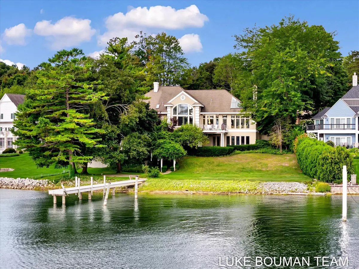 Spring Lake, MI 49456-2344,15919 Orchard Point Drive