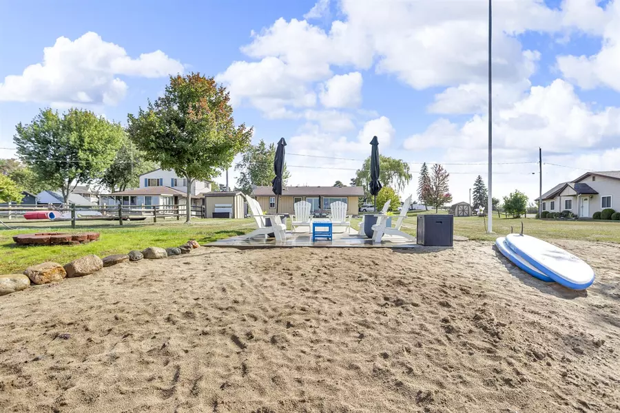 592 Rolling Meadows Drive, Hudson, MI 49247-9756