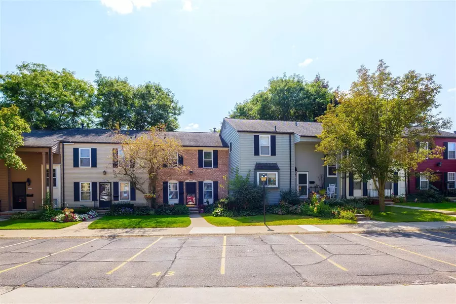 3367 Burbank Drive, Ann Arbor, MI 48105-1516