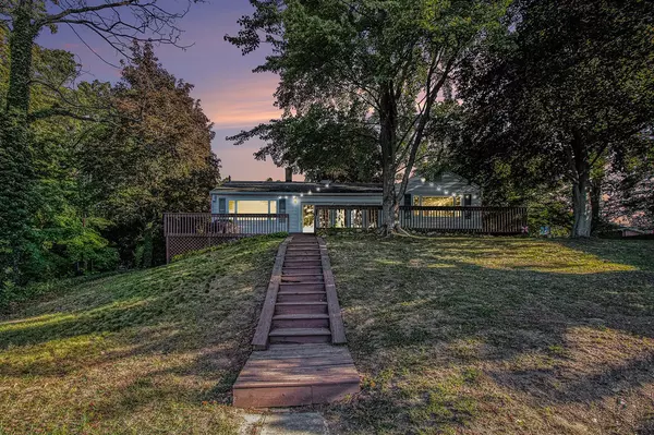 Dowagiac, MI 49047-8865,31273 County Line Road