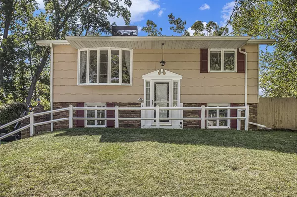 7610 LAKE WOOD DRIVE Drive, Portage, MI 49002