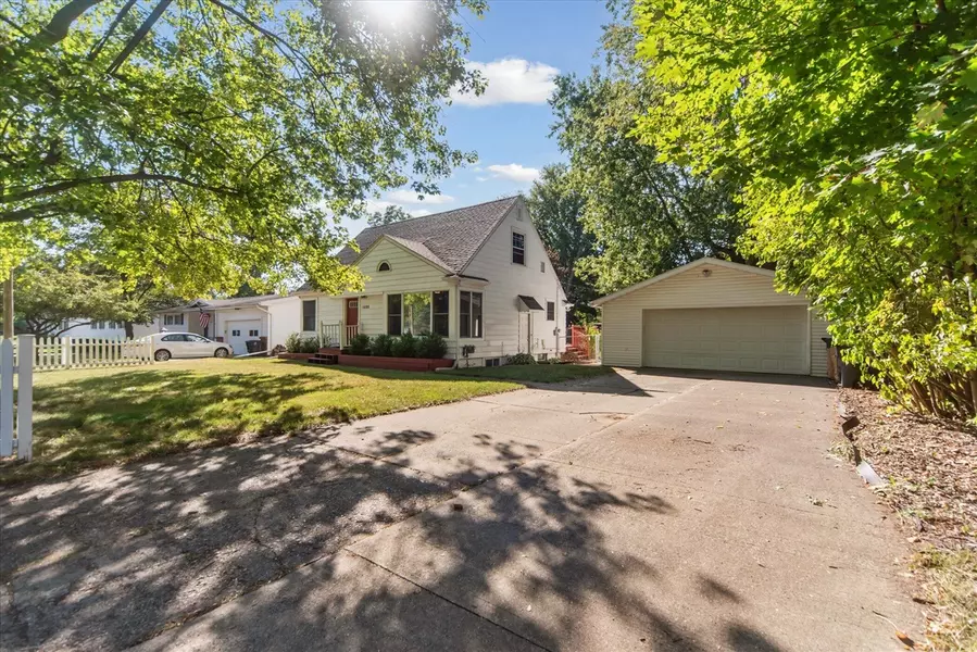 1608 Haslett Road, East Lansing, MI 48823