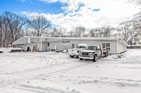 Plainwell, MI 49080,9489 Douglas Avenue