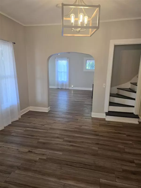 Dowagiac, MI 49047,322 Oak Street