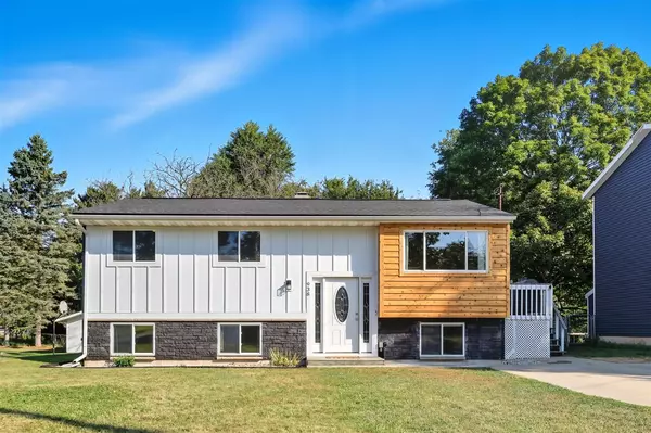 938 Greenwood Street, Middleville, MI 49333-9402