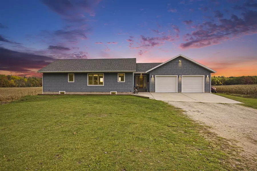 2110 S Poplar Ave Avenue, White Cloud, MI 49349-49349